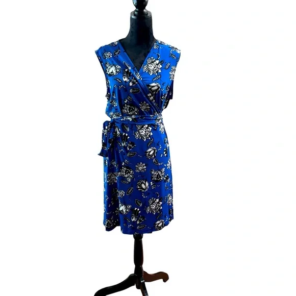 NWT Vince Camuto Wrap Dress - Picture 1 of 10